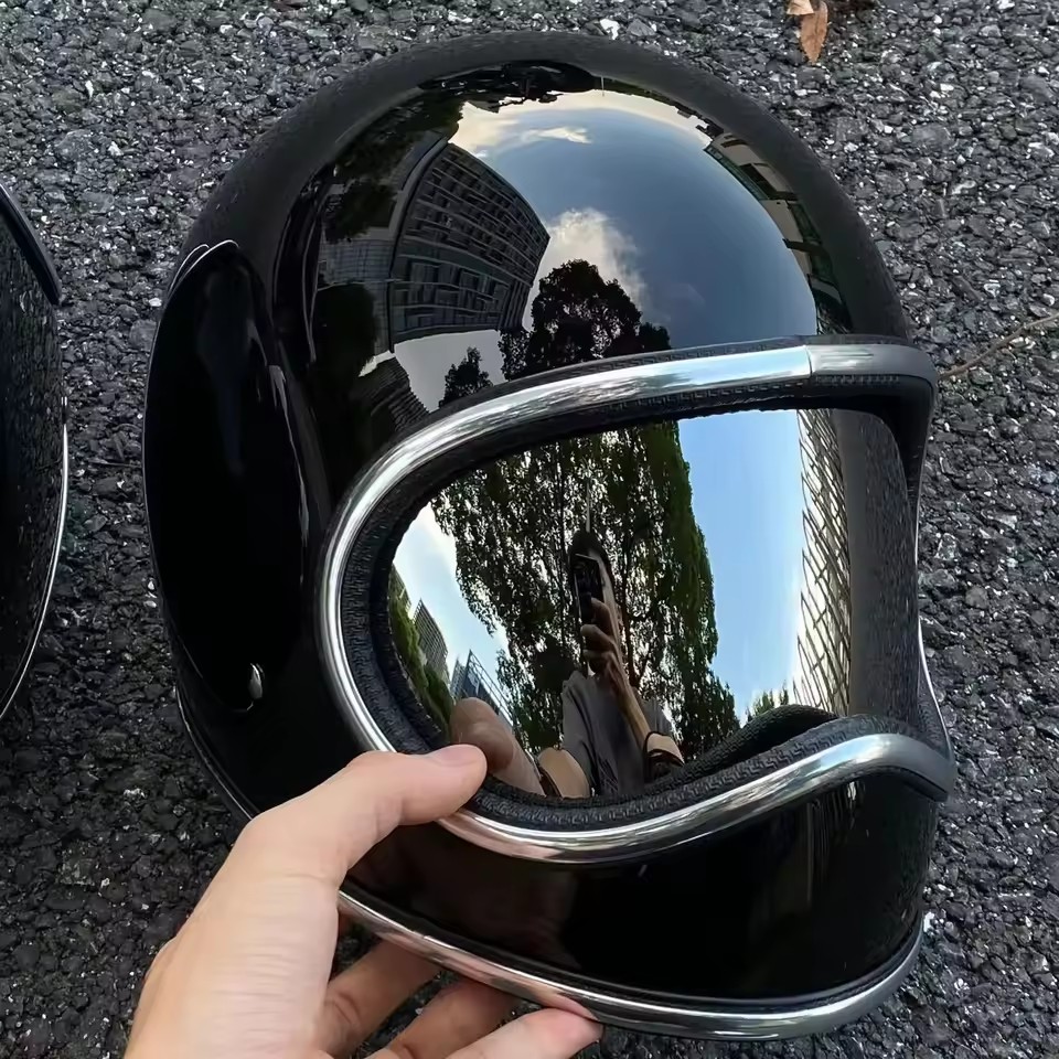 خوذة دراجة نارية بتصميم كوري ي - مراجعة Motorcycle Gear Japan وسعره